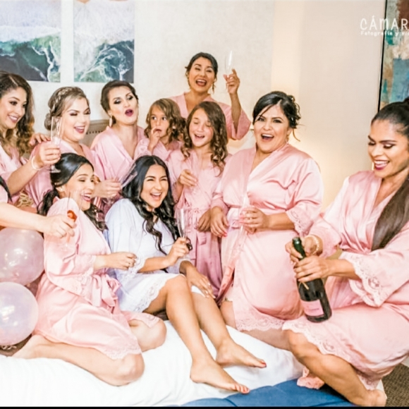 Meet your Posher, Melissa - Picture 1 of 3